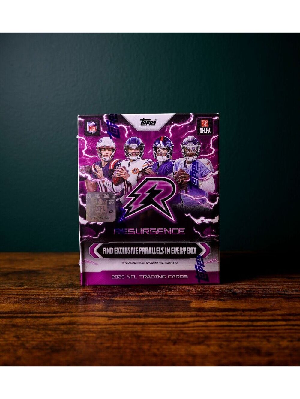 2025 Topps Resurgence Football - Mega Box